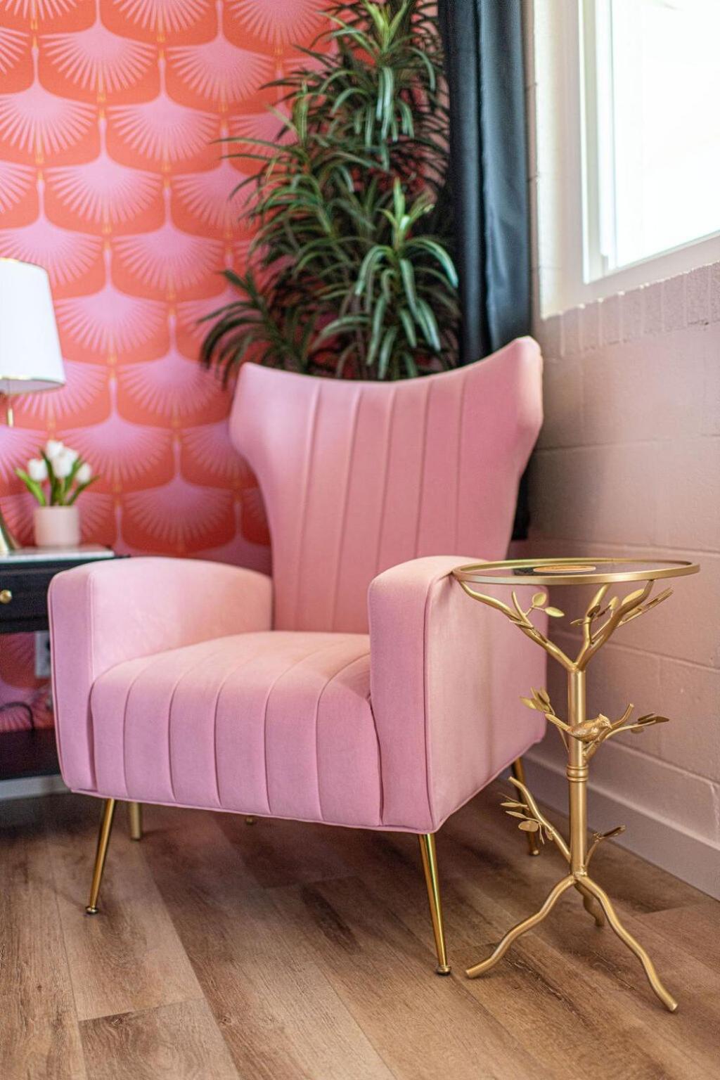 Pretty N Pink Room #5 At The Groovy Nomad Motel Trenton Exterior photo